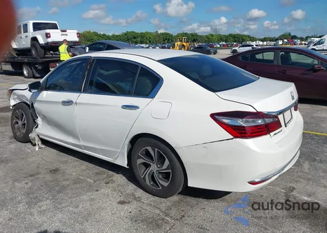 2017 Honda Accord Lx z USA, uszkodzony, nr VIN 1HGCR2F37HA051132